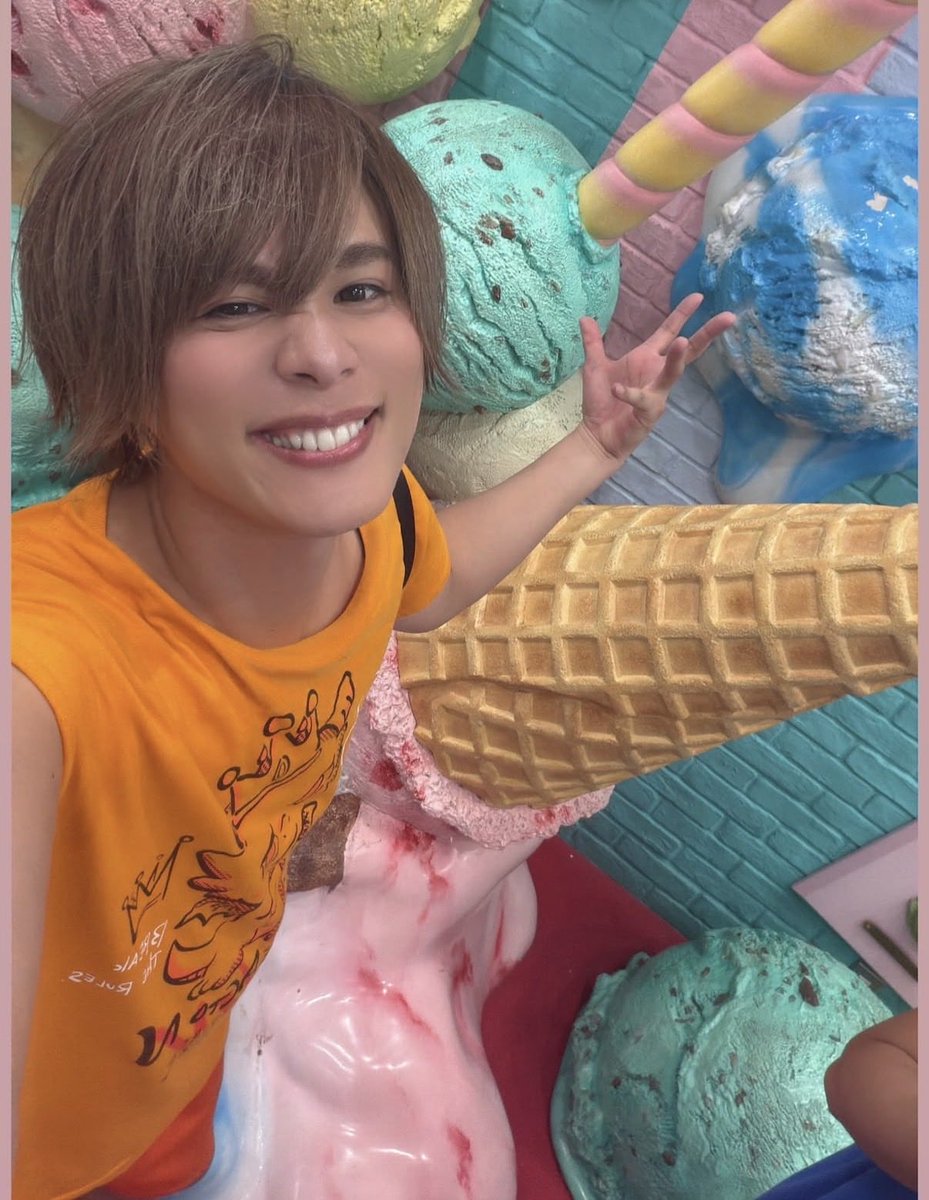 kotomamchan's tweet photo. 最推しのなお以外も発信💛🧡💙
ホント少年達の夏休みを見ているかのような楽しんでる姿仲良し☺️
各自単独とかじゃなく隙間時間まで仲間と笑って全力で遊ぶ姿ステキだよね☺︎ https://t.co/UAPRjnYlBl