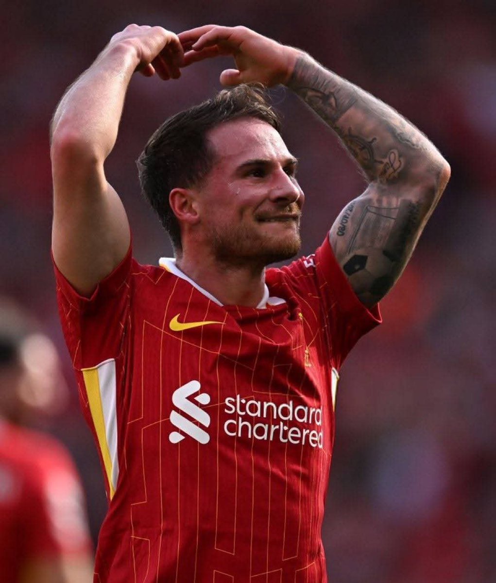 Sh0bra10LFC's tweet photo. ماكا ف الهجوم 
ماكا ف الوسط 
ماكا ف الدفاع
ماكا ف كل مكان 
بحبك من كل قلبى بحبك 
لما بيجيب فورمه بيقعد الكل ف بيته https://t.co/e8iFvuO5x7
