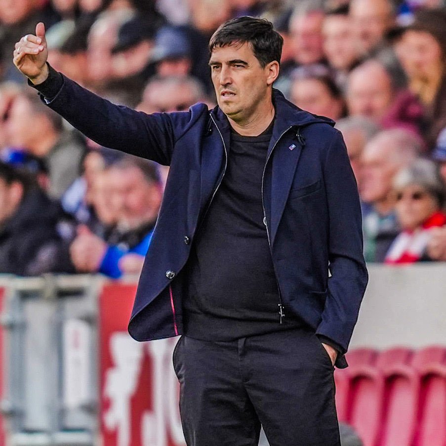 NgumohaRio_LFC's tweet photo. I have to give Iraola his flowers for the substitutions he made today. 👏🔴

Taking Araujo off at half-time with Brentford down to 10 men made sense. Frimpong came on, but unfortunately, he got injured just five minutes into the second half.

What I liked was how Iraola handled the situation. With Jacquet on a yellow card and several other players booked, he had to be careful with his defensive options. Keeping Gomez available was a smart decision because we could have found ourselves in a difficult situation if another defender had to come off.

Instead of rushing Gomez onto the pitch immediately, he pushed Vítor Muñoz to right-back and brought Rio Ngumoha onto the right wing. And since we were already playing against 10 men, that adjustment made sense.

Then, after we were ahead, he brought Muñoz off and introduced Gomez to give us more defensive stability.

These are the kind of in-game decisions I want to see from our coach. He adapted to the situation, used the players available to him and made the right adjustments when we needed them.

Credit where it's due, Iraola. 👏❤️