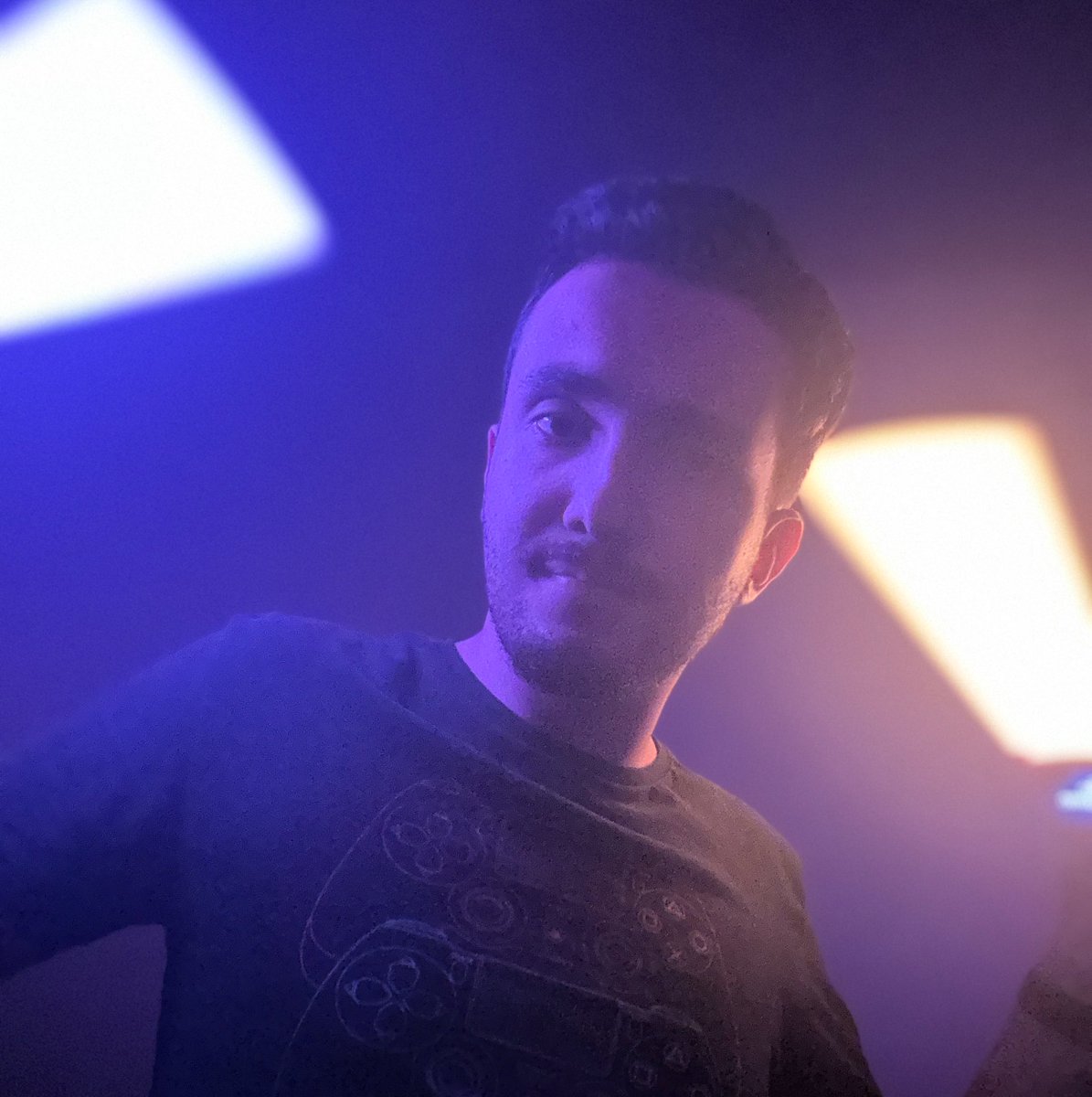 malditaserpente's tweet photo. bastidores, talvez? 🤭 https://t.co/MG4gonqVaJ