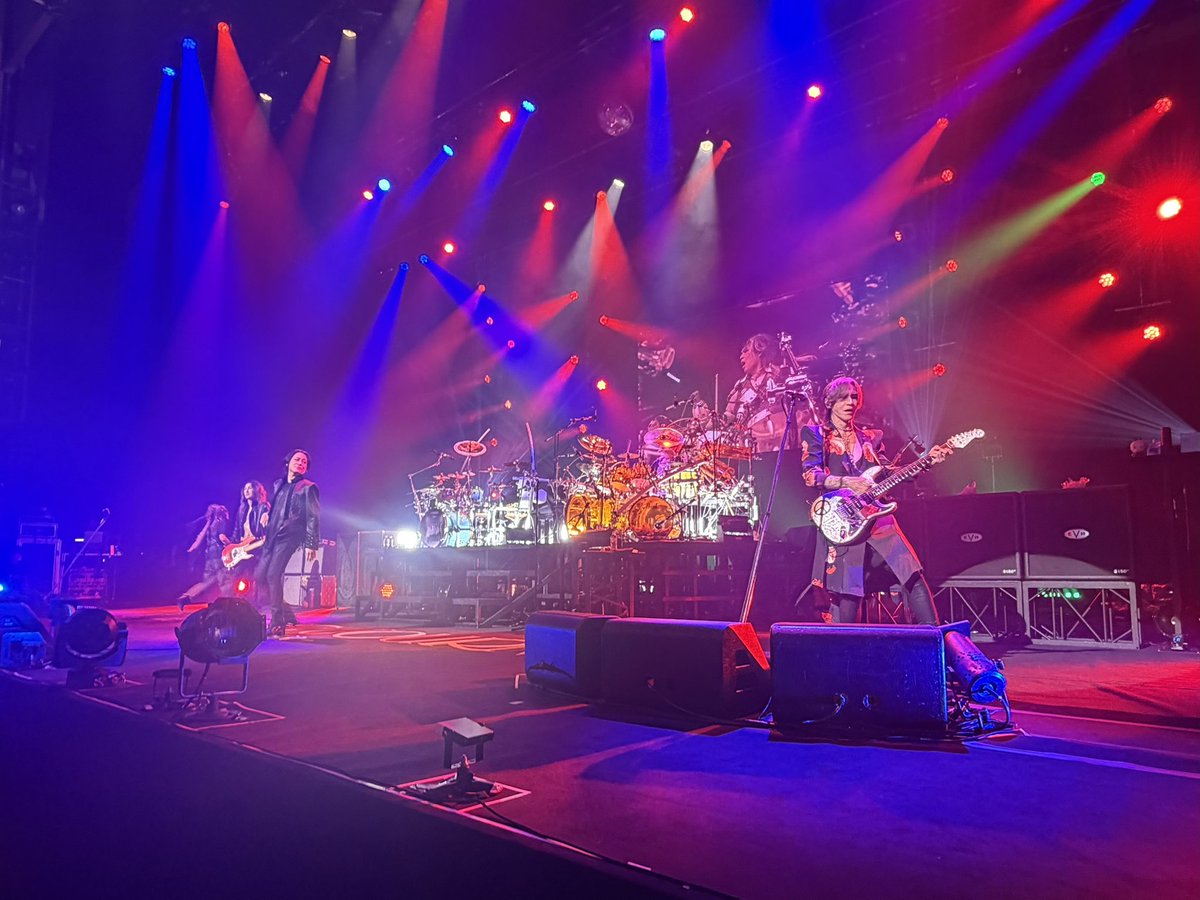 tomosan0729's tweet photo. 最後はステージ全体を。
本当に楽しいライブだったー！！
これからもずっと応援し続けます！

#LUNAPIC https://t.co/QGwlPFrNiF