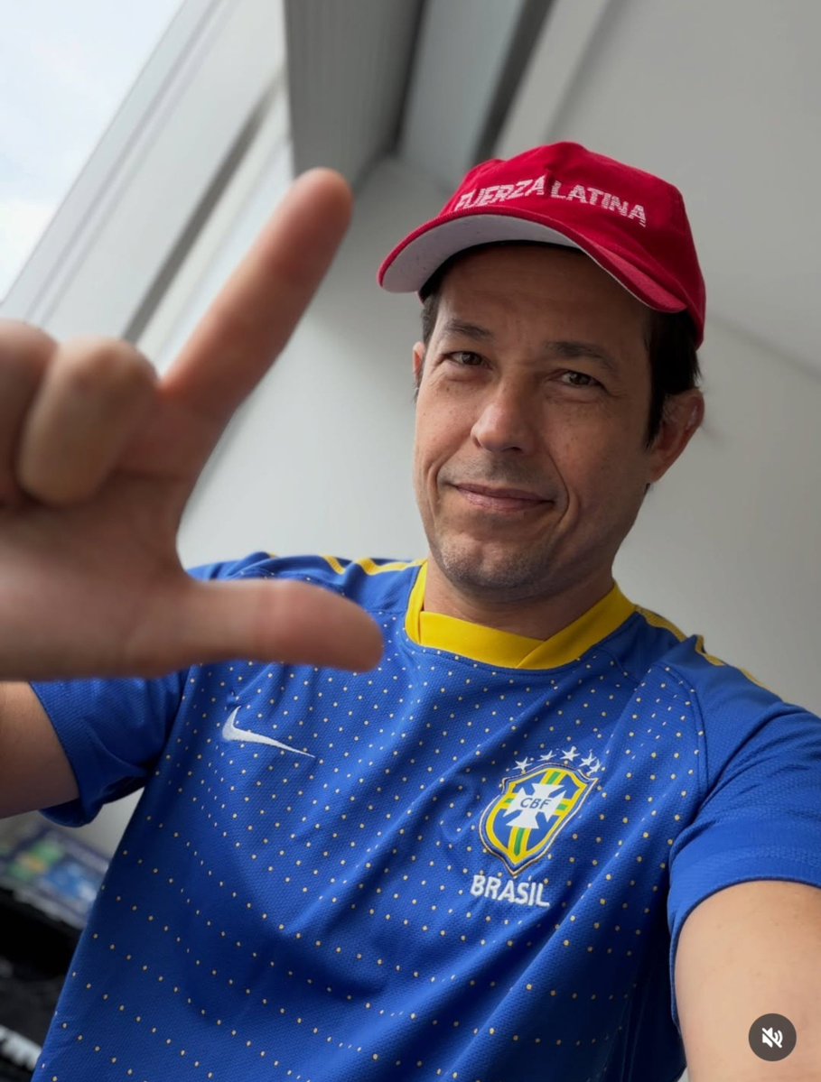 GiuliMedrado's tweet photo. Floribella e Frederico Fritzenwalden o único casal possível: Juliana Silveira e Roger Gobeth apoiando Lula no 2° turno. https://t.co/AJfLab1SIK