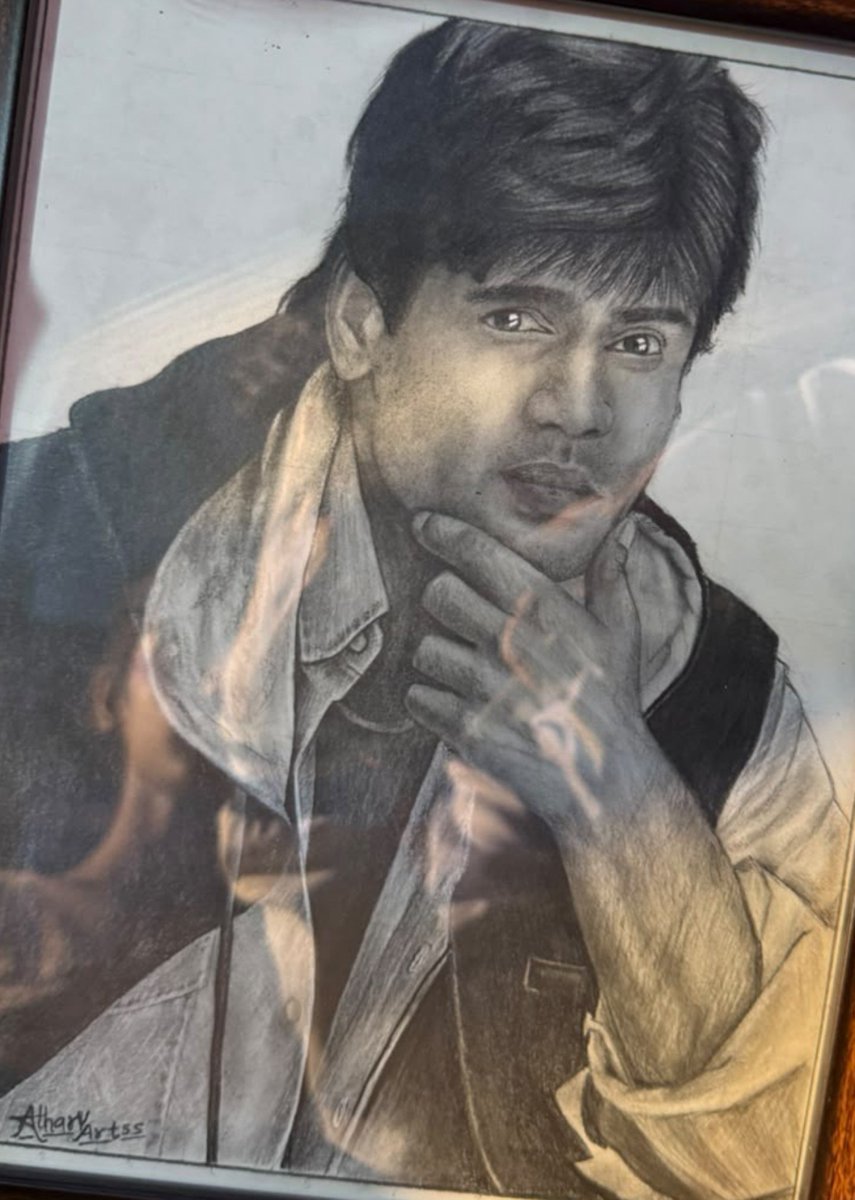 yourcomfortcine's tweet photo. 17.10.26 😍💥

So blessed to meet him and gift him and specially his voice and presence is just Pure Masculinity and Aura. Lord Suniel 🔥 https://t.co/7HC80VuqDi