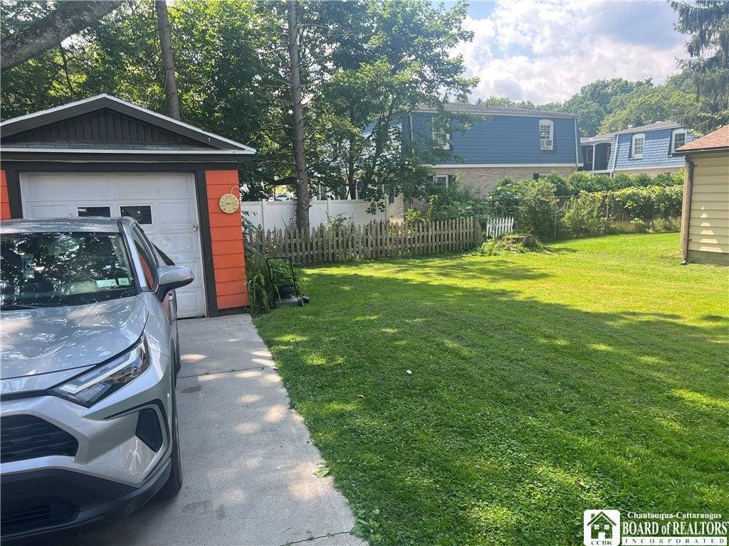 realestatechq's tweet photo. What do you think of this home? #Jamestown #RealEstate https://t.co/gu7RNH3UN8