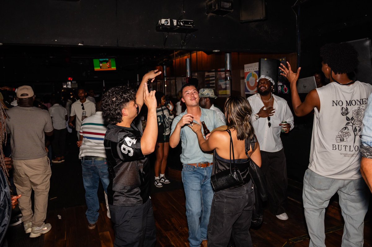 ZJHENO's tweet photo. San Diego ❤️ 🇺🇸 

#Jamsession #SanDiego #Califonia #Tour #Zjheno 

@empiresoundke https://t.co/OGn1FH63dj