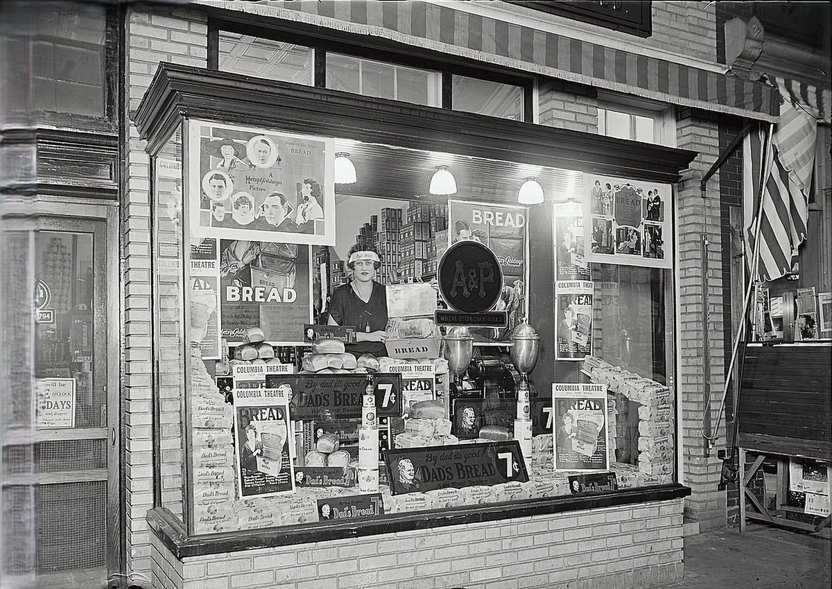 XmxHowes's tweet photo. Available here https://t.co/c7lVaAOS9L
#wallartforsale #wallart #gifts #giftideas #A&PStores #AandPStore #FirstGroceryChainStore #1920sGroceryStore #bread #Storefront #supermarket #Vintage #Retro #StoreWindow #homedecor #vintagePhotograph #WashingtonDC https://t.co/XnRyfoIciJ
