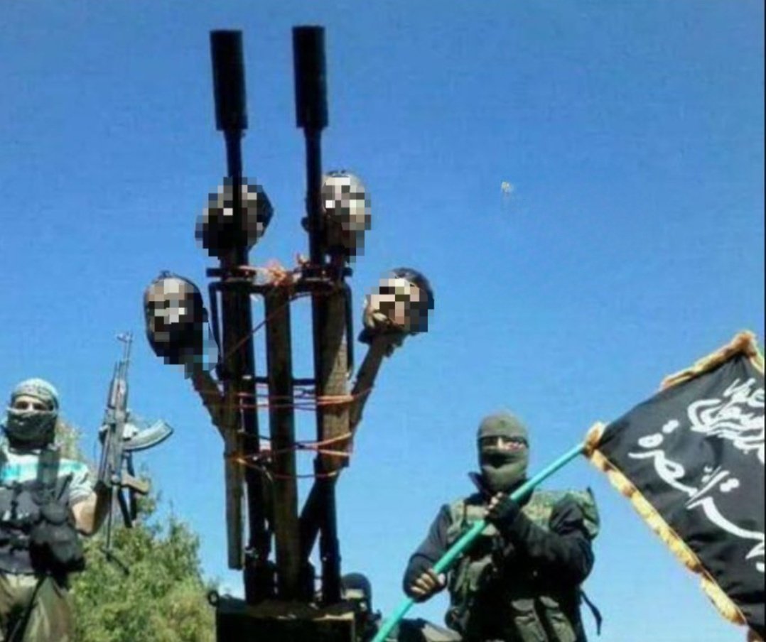 LeilaAii1o's tweet photo. نعم كانت ثورة داعشية  ثورة قطع  الرؤوس والذبح على الهوية انا لما أسمع عبارة ثورة سورية هاذا ما يخطر في بالي https://t.co/3ALDd8JFSF