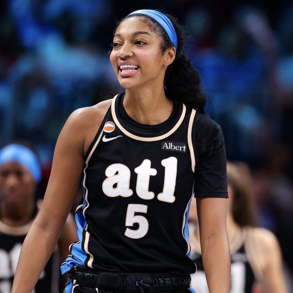 JoePompliano's tweet photo. With an average ticket purchase price of $277, this year’s WNBA Finals is the most expensive on record.

(Ticket prices via @TickPick) https://t.co/h6glQty1Oz