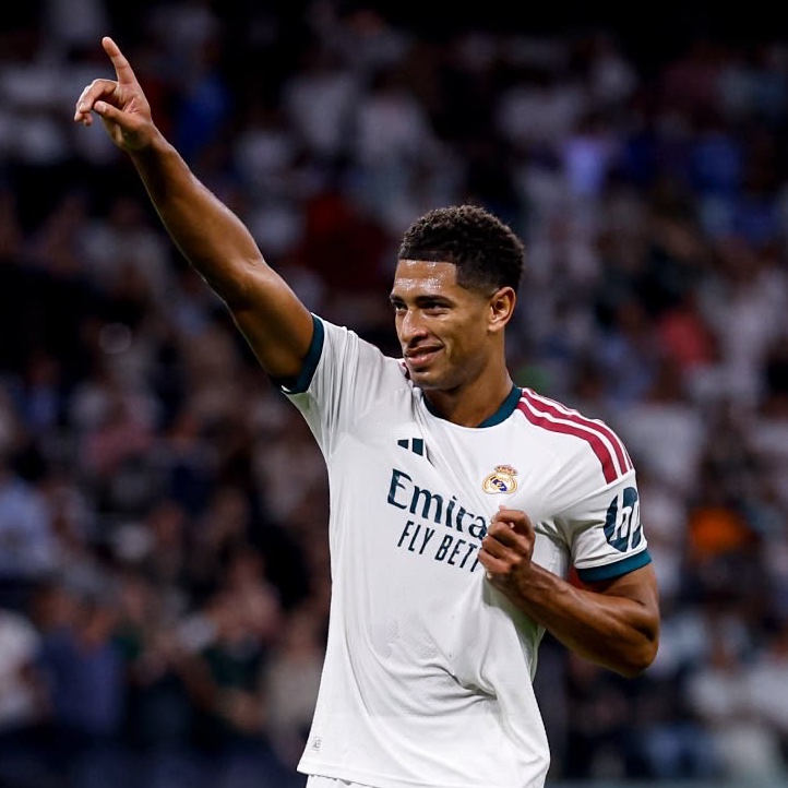 MadridXtra's tweet photo. 🚨 REVEALED: Real Madrid wanted to CLOSE Jude Bellingham’s renewal because they do NOT want to risk Premier League clubs coming and tempting him with BIG MONEY and projects.

Real Madrid believe Jude will be a LEADER in the club’s future.

Jude said ‘YES’! @FabrizioRomano 🤍🏴󠁧󠁢󠁥󠁮󠁧󠁿 https://t.co/ZC79siMv5c