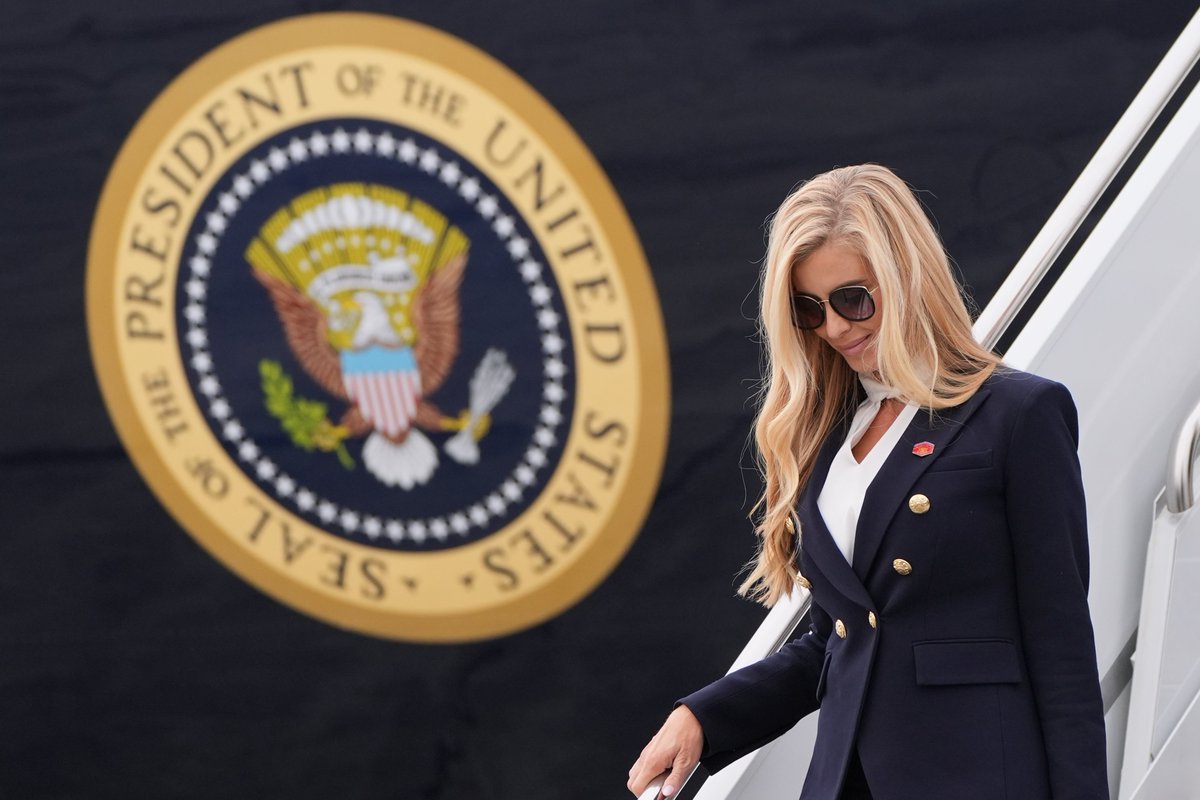 7thMagaDean's tweet photo. BREAKING: Katie Zacharia 'transitioning out' of job as Trump's press secretary, senior White House official tells @pdoocy https://t.co/fo7OgQaM9N