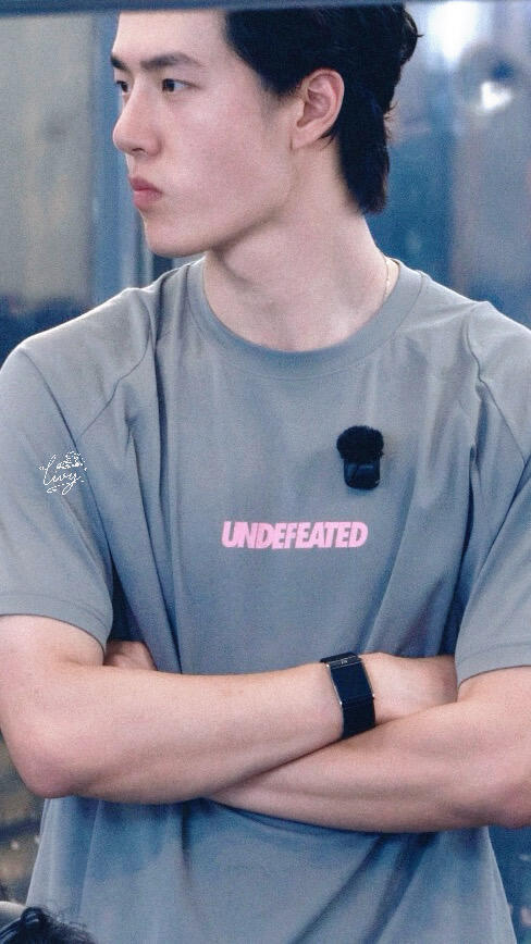 THEAURORA85's tweet photo. ไม่อยากให้หัวหน้าโต ปีหน้าก็ 30 แล้วอ่ะ
#WangYibo #หวังอี้ป๋อ https://t.co/Qm0a8yxb8r