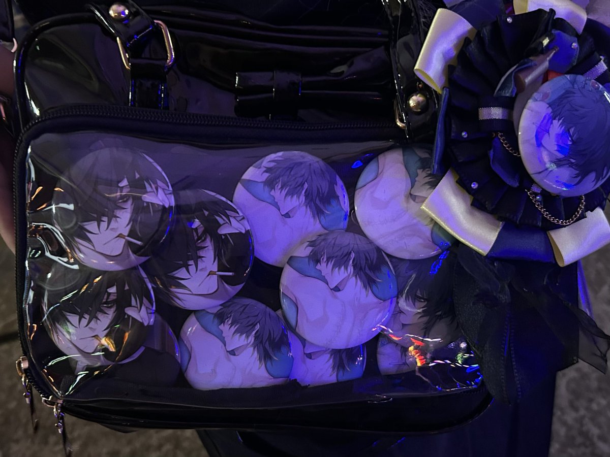 xlurei's tweet photo. and my towa ita bag https://t.co/hOzpzz0tj3