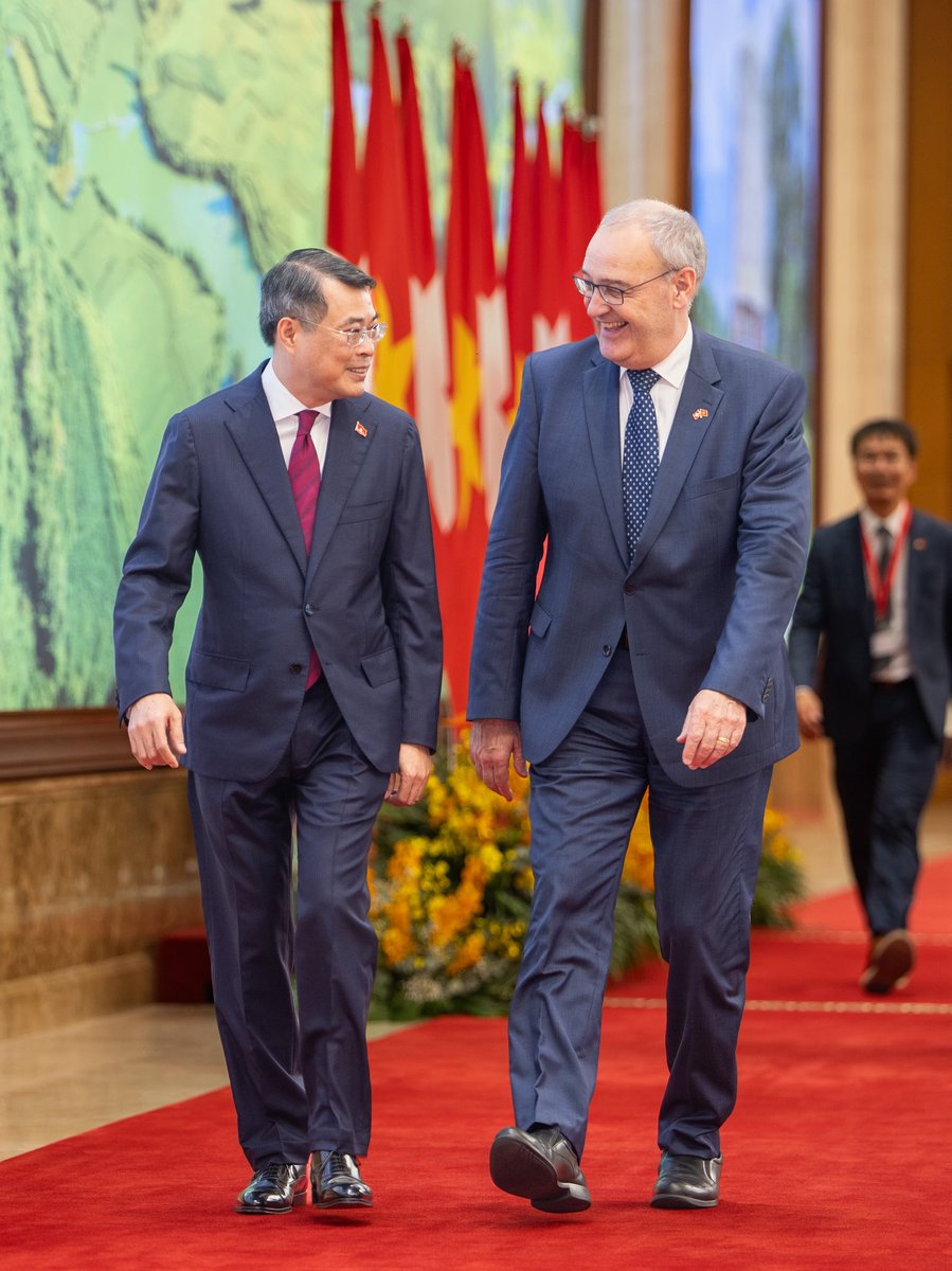 ParmelinG's tweet photo. It was a pleasure to meet with Prime Minister Lê Minh Hưng 🇻🇳 We exchanged views on bilateral and multilateral relations and explored the opportunities and challenges arising from artificial intelligence. We reaffirmed our shared commitment to deepening cooperation and promoting innovation, prosperity and sustainable growth in both our countries.