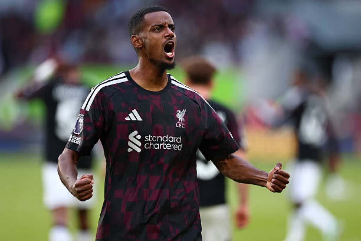 LFC4Ar's tweet photo. ألكسندر إيزاك عن كيفية الحفاظ على التقدم حتى نهاية المباراة:

«نحن اللاعبون الموجودون على مقاعد البدلاء كنا نصرخ مطالبين الفريق بالاحتفاظ بالكرة وإنهاء المباراة بهدوء. الأمر مختلف عندما تشاهد المباراة من الخارج. أنا شخصيًا، لو سنحت لي فرصة واضحة للتسجيل، فربما كنت سأرغب في استغلالها. ربما علينا في مثل هذه المواقف أن نكون أكثر حذرًا وأمانًا». 🇸🇪🔴