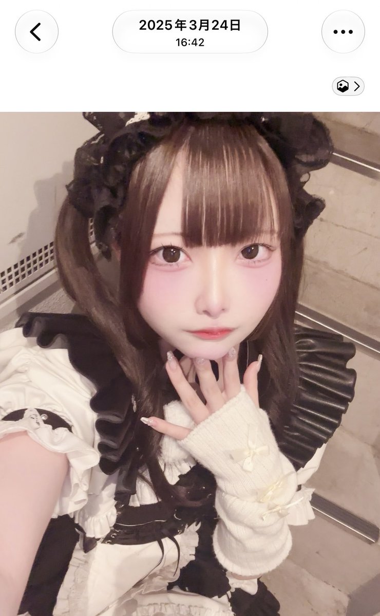 RC__noa's tweet photo. 昔の訳分からんメイクとありえない加工の頃のが良かったんじゃないかとか思い始める https://t.co/2jiQ7Mf3wt