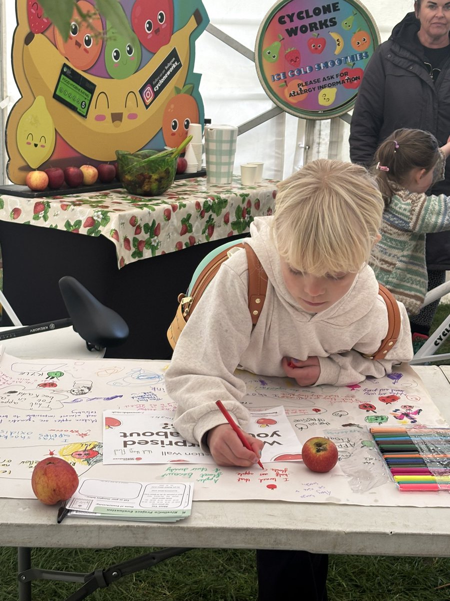 Amaze_Lab's tweet photo. We’ve had a brilliant day RivelinCo Apple Day 🍎🧪 Thanks so much for the invite and to the hundreds of people who joined us becoming Apple Detectives and Apple Scientists 🕵🏻‍♀️
What a fantastic community event 😃 https://t.co/ux2zbnRDQL
