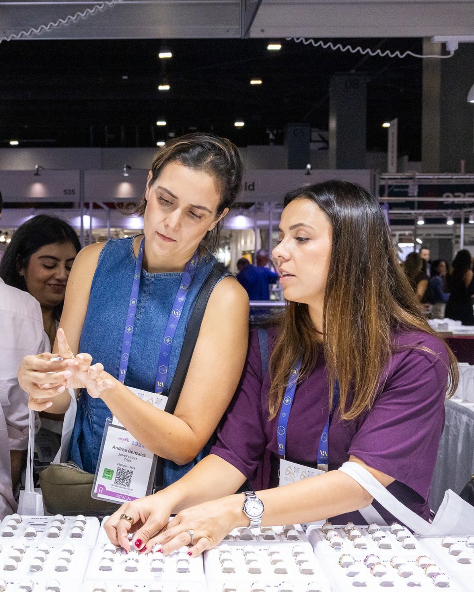 JIS_Show's tweet photo. Don't mind us, just getting ahead of holiday demand at #JISShow. 🛍️ https://t.co/rXk5McM10e