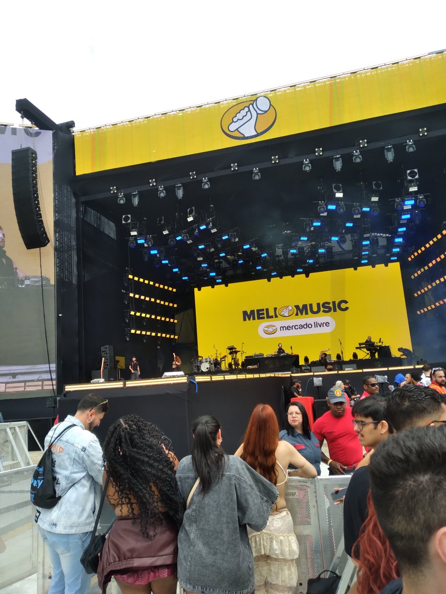 itnormani's tweet photo. NORMANI MULHER VOU TE VER DE PERTO https://t.co/Iy4MB4yZ0A