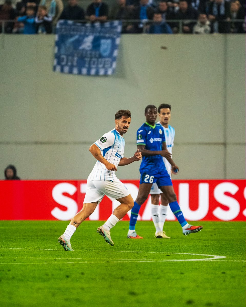team_of_future's tweet photo. 𝑬𝒖𝒓𝒐𝒑𝒆𝒂𝒏 𝒅𝒆𝒃𝒖𝒕 ☝️🌍

João Lameira made his senior debut in European competitions, starting for U. Craiova 🆚 Getafe! https://t.co/OIrWI7VD4d
