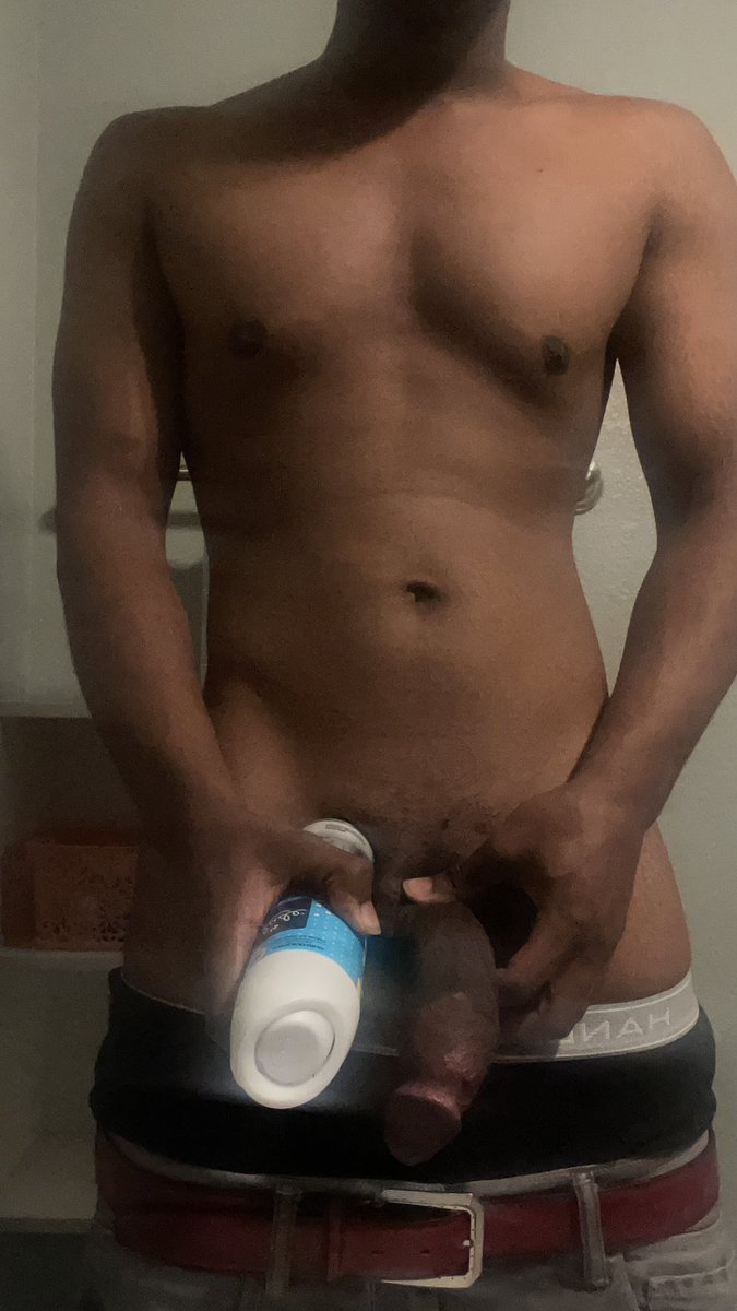 efro7br's tweet photo. New to #nsfwtwt 
Intro
♤ African American/Native
♤ 19M
♤ 9" curved dick
♤ Dms open

🍫 

♡ &amp; rt to be mutuals
#nsfw #bbc #bnwo #horny #cum #mutuals https://t.co/Q2SXURdkou