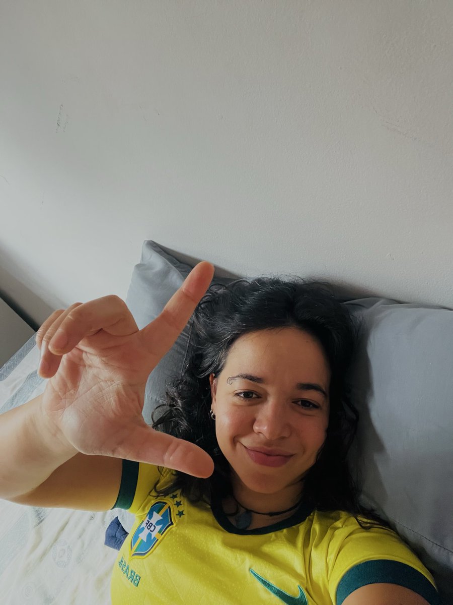 brandhtaxi's tweet photo. não se escreve Carolina sem o L! 
❤️⭐️1️⃣3️⃣

#NossaBandeiraEVerdeEAmarela
#sofrodeinsoniaeestoucomlula
#fechadacomobarba https://t.co/a1JxXcJCdX
