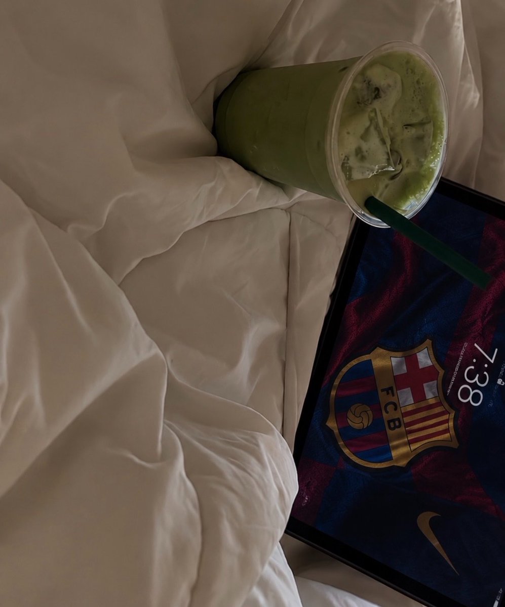 hoor_q0's tweet photo. رايئه معي لدرجه لو حدا سألني عن عمري بئُله انت          
                               عُمري ❤️💙#FCB https://t.co/S5wGayarA8