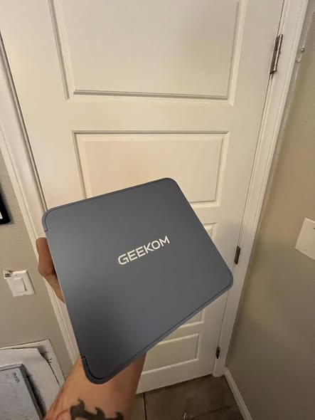 MiniPC_Club's tweet photo. Goodbye to giant towers: How the GEEKOM AX8 Max performs with heavy workloads and emulation...

The Ryzen 7 8745HS processor handles heavy, duty editing, coding, and multitasking with ease, complemented by 32GB of DDR5 5600 RAM and a 1TB SSD.
Full Review: https://t.co/HYJ6nxmG9F https://t.co/SJgGiHsP0w