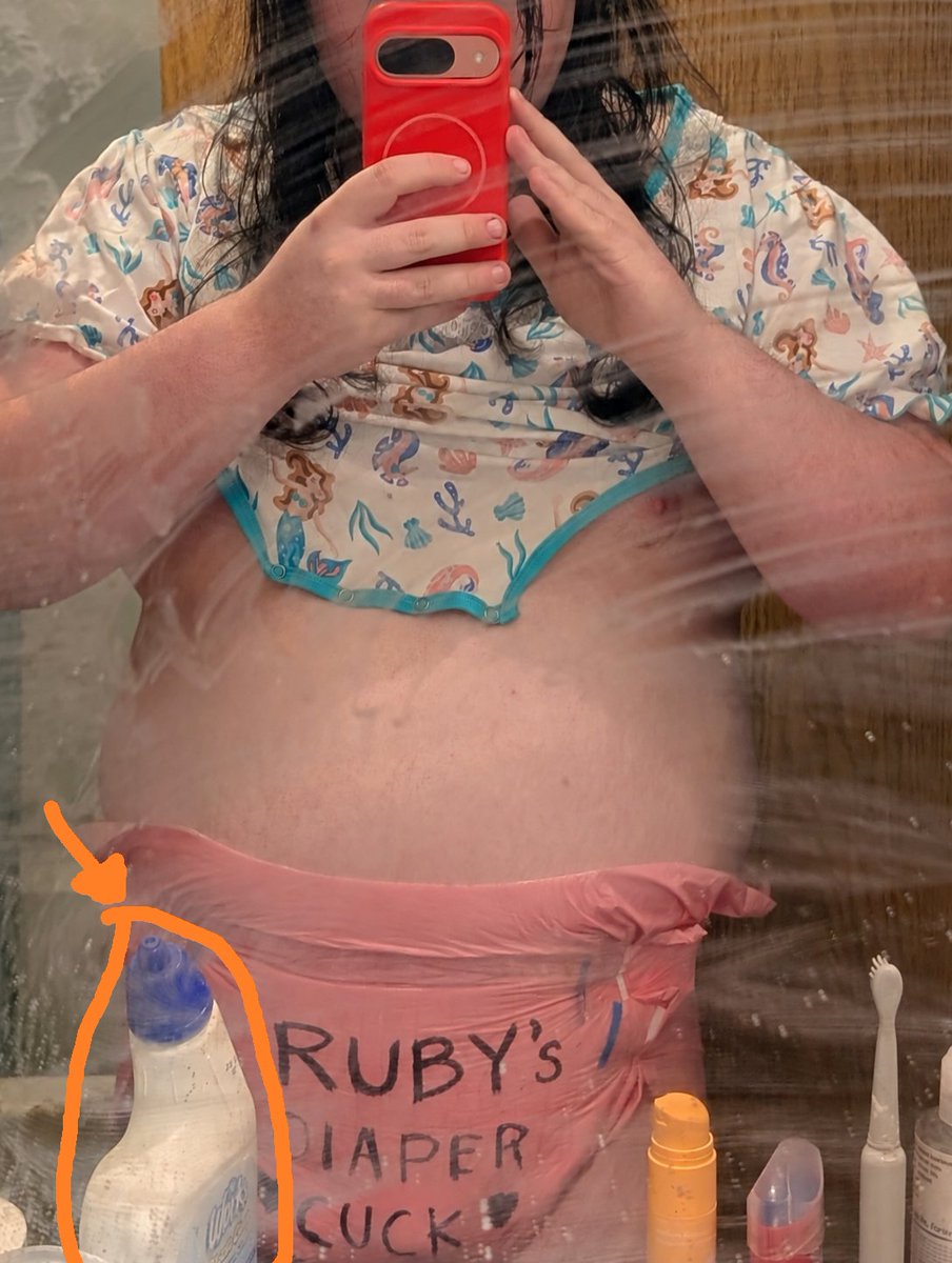 AvatarofDragon's tweet photo. @lolcowlurkin It is funny Nova has toilet bowl cleaner out on the counter top. It looks like Nova (possibly) attempted to clean the mirror but only smudge it more. Nova who worked at Dennys, his cleanliness is shocking and abhorrent of someone who should know what cleaning standards are. https://t.co/0HY7m3H9jk
