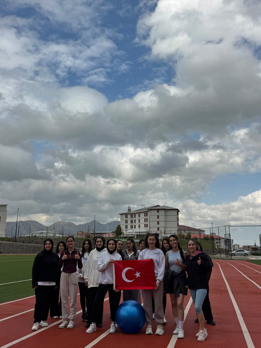 GSB_Bitlis's tweet photo. Cumhuriyet Kadınları’nın Rekreatif Egzersiz Günü 🌸

Cumhuriyetimizin 103. yılını; sağlıkla, hareketle ve dayanışmayla kutluyoruz! ❤️

Güçlü, özgür ve birlikte daha güzel bir gelecek için hareket ediyoruz!
@OA_BAK @gencliksporbak https://t.co/UDBGVV0DX5