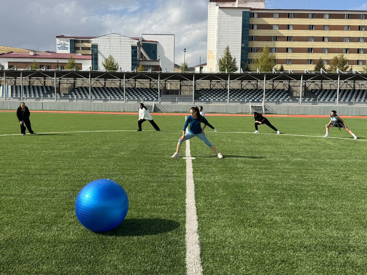 GSB_Bitlis's tweet photo. Cumhuriyet Kadınları’nın Rekreatif Egzersiz Günü 🌸

Cumhuriyetimizin 103. yılını; sağlıkla, hareketle ve dayanışmayla kutluyoruz! ❤️

Güçlü, özgür ve birlikte daha güzel bir gelecek için hareket ediyoruz!
@OA_BAK @gencliksporbak https://t.co/UDBGVV0DX5