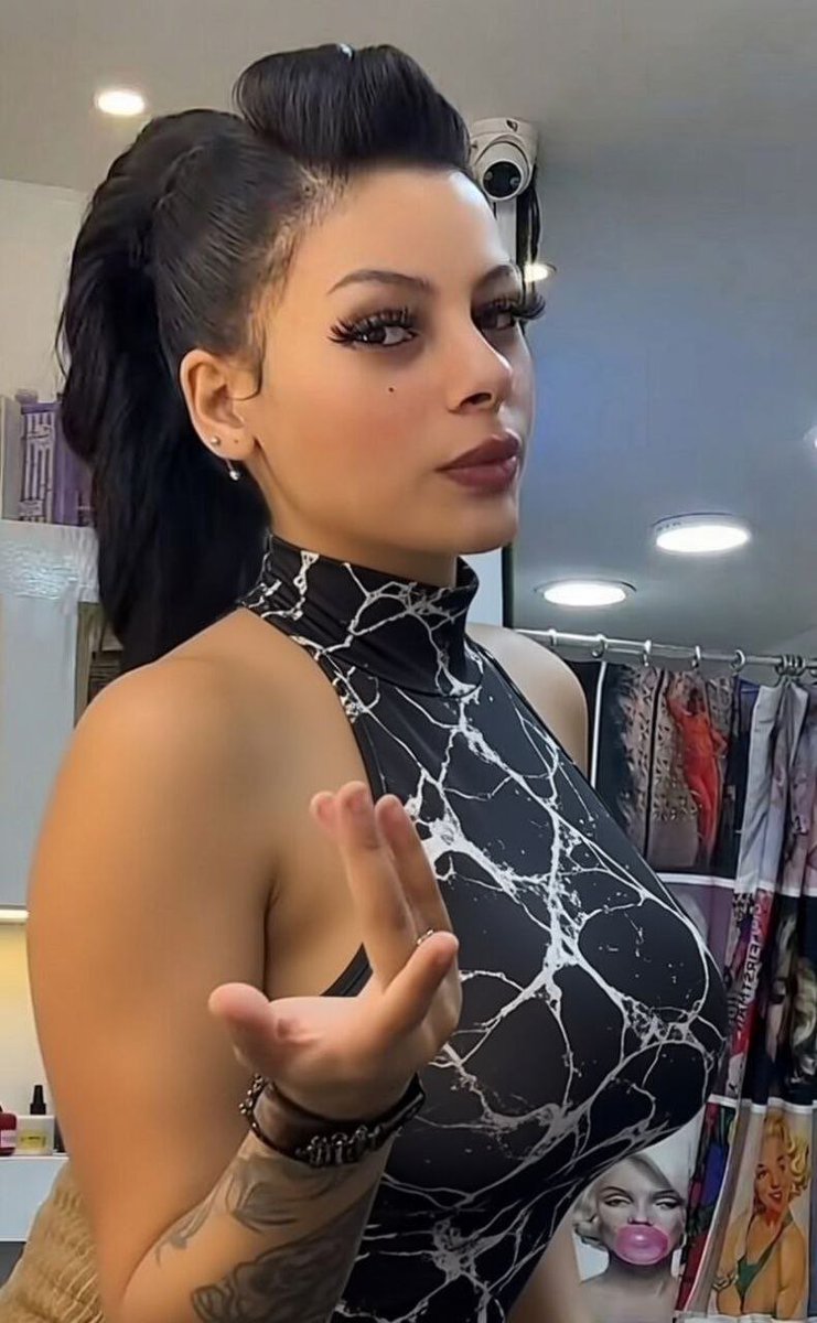 lilith_q2's tweet photo. اول ما يطلعلك صوت في وجودي وتبدا تنسي نفسك 🙄

جرا ايه ياقحبه هو انا مش ماليه عينك ولا ايه !! 😠
تحب املاهالك زي ما بملا طيزك بعابيص يا شرموطه 🖕🏻🤬

مالك احمريت ليه متخافش 😈

المره دي تحذير بسيط المره الجايه هقلعك البنطلون وافرجهم ع الكلوت الفتله الي في طيزك يامعرص 😈🖕🏻🔥🔥🔥 https://t.co/UqRJXNgSmu