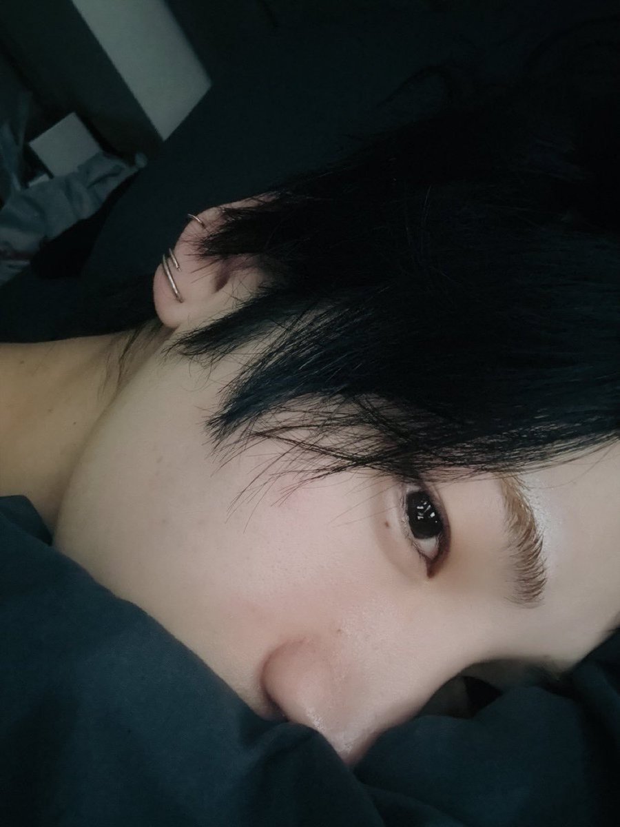ddagoweno's tweet photo. i have two lesbian girlfriends and they are also mutually in love with each other https://t.co/PlpDuJWSe8