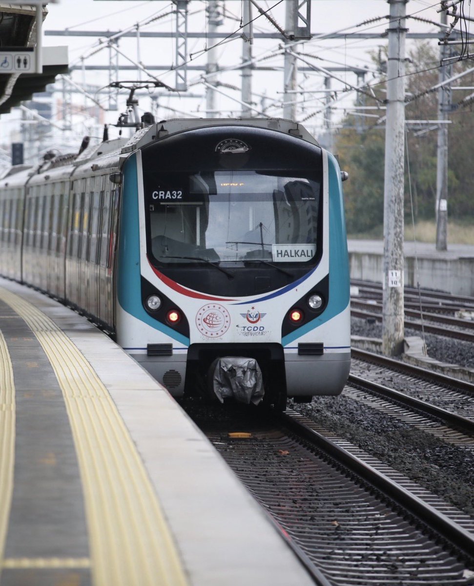 HypeOnHaber's tweet photo. 🚨SON DAKİKA

Kulislerde dolaşan bilgilere göre Marmaray’da "Marmaray Premium" dönemi başlıyor. 

İddiaya göre yolcular, 50₺ ek ücret ödeyerek müziksiz ve gürültüsüz özel vagonlarda seyahat edebilecek. https://t.co/zavZSljIAu
