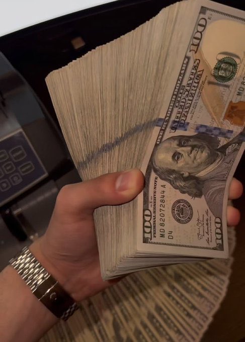 TraderTakumi0's tweet photo. Who needs some money? 💵 https://t.co/aiwiwROOZE