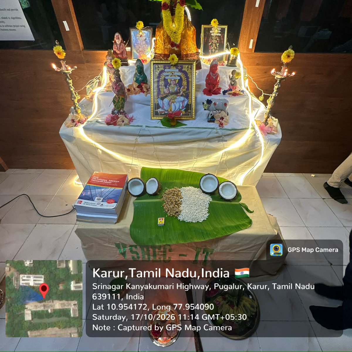 VSBEngineering's tweet photo. 🙏 Tradition, blessings & togetherness! ✨🌸
Celebrating Ayudha Pooja & Saraswathi Pooja in the IT Department with devotion, knowledge, and festive vibes! 📚💫
#AyudhaPooja #SaraswathiPooja #ITDepartment #VSBEngineeringCollege #CampusDiaries https://t.co/xnZNUydWpf