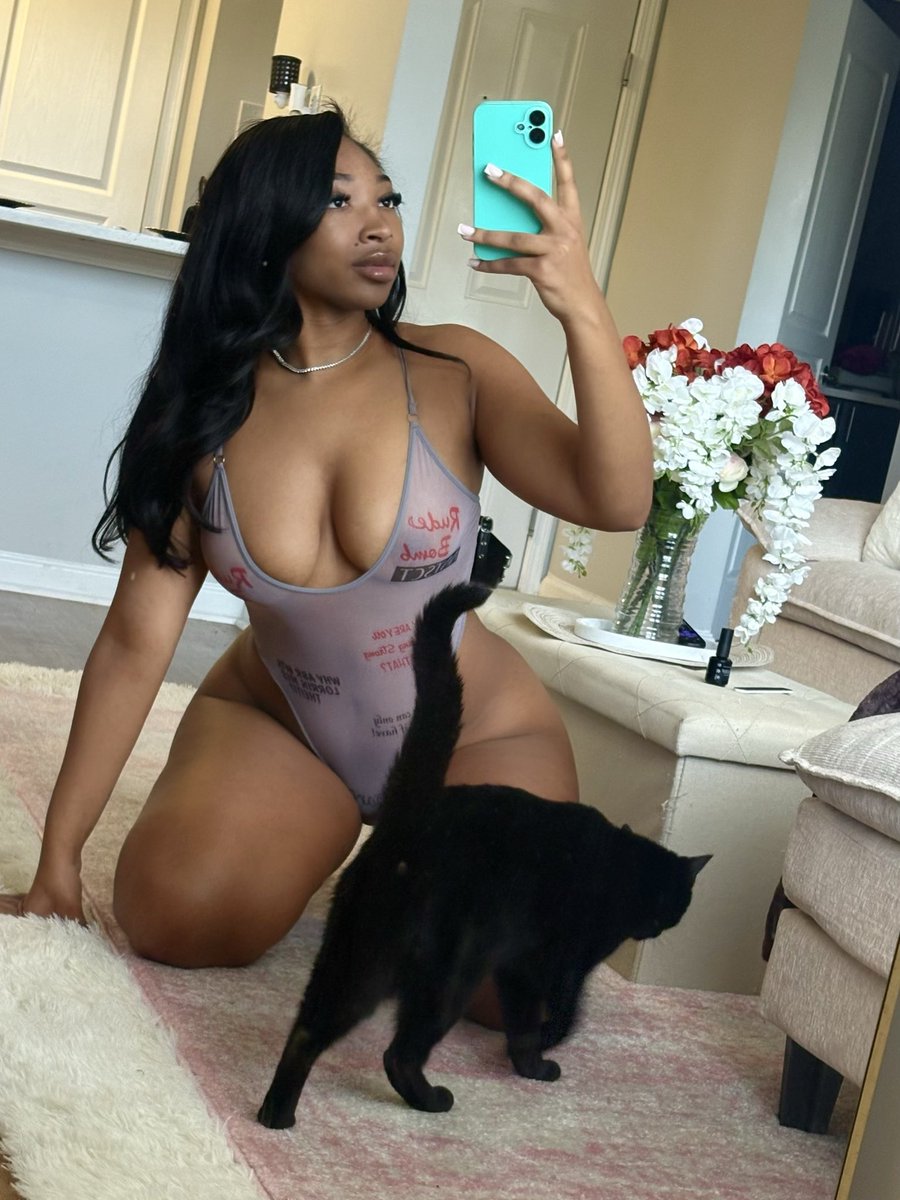 houseoftati's tweet photo. How tall do I look? https://t.co/5oqjlH6KtO