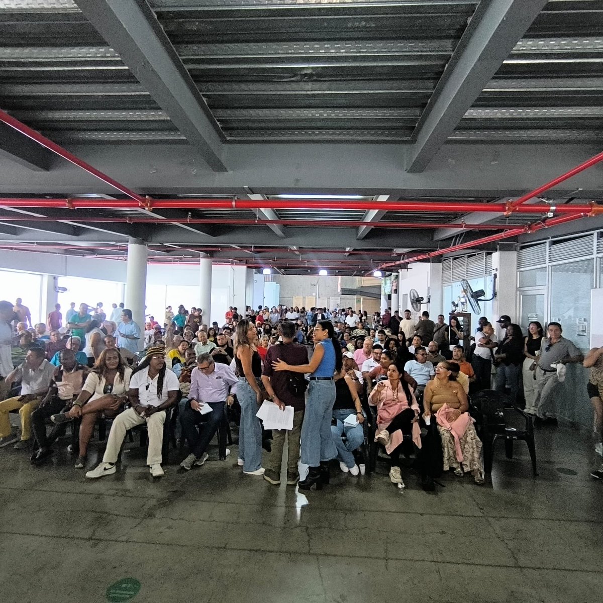 GildardoSilvaPH's tweet photo. Hoy participamos en la Asamblea convocada por el Pacto Histórico, un espacio de encuentro entre liderazgos y organizaciones sociales que creen en la fuerza de lo colectivo, la organización popular y la construcción de un proyecto común.

#PactoHistórico #UnidadPopular https://t.co/5SPcAVNLBS
