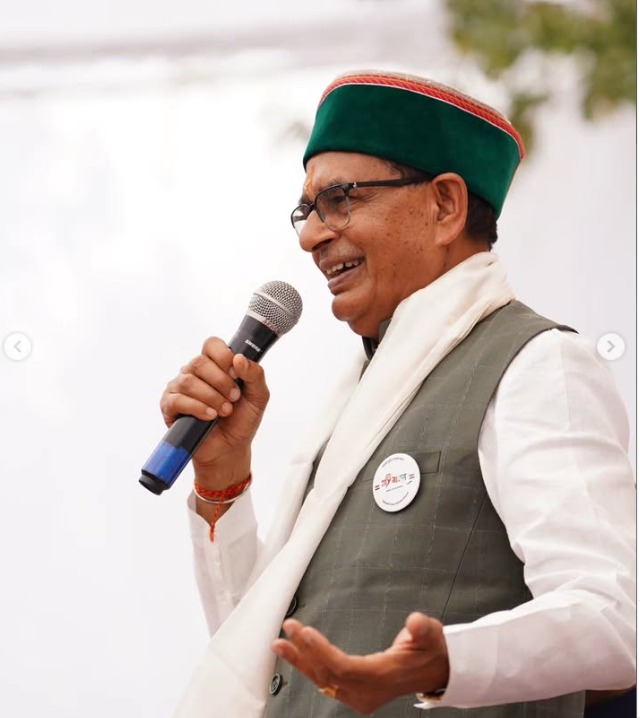 MYBharatHQ's tweet photo. One Nation. One Spirit. Yuva Shakti for Viksit Bharat!   

From patriotism to environmental action, the National Vande Mataram Youth Camp 2026–27 in Bhopal brought together youth from six states for an inspiring interaction with Union Minister Shri Shivraj Singh Chouhan.  

With plantation drives, the Nasha Mukt Bharat pledge and cleanliness initiatives, young changemakers reaffirmed their commitment to a cleaner, stronger and Viksit Bharat @ 2047.  

Inspired by the nation. Empowered to lead.  

#MYBharat #VandeMataramCamp

@YASMinistry @_NSSIndia @mansukhmandviya @khadseraksha @ChouhanShivraj @mybharatbpl