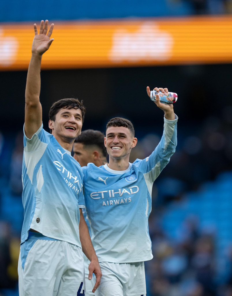 PhilFoden's tweet photo. No better feeling 🤩 

Loved being back out there with the boys and to get a goal too was 👌🏻 https://t.co/ny2QUlnjyl