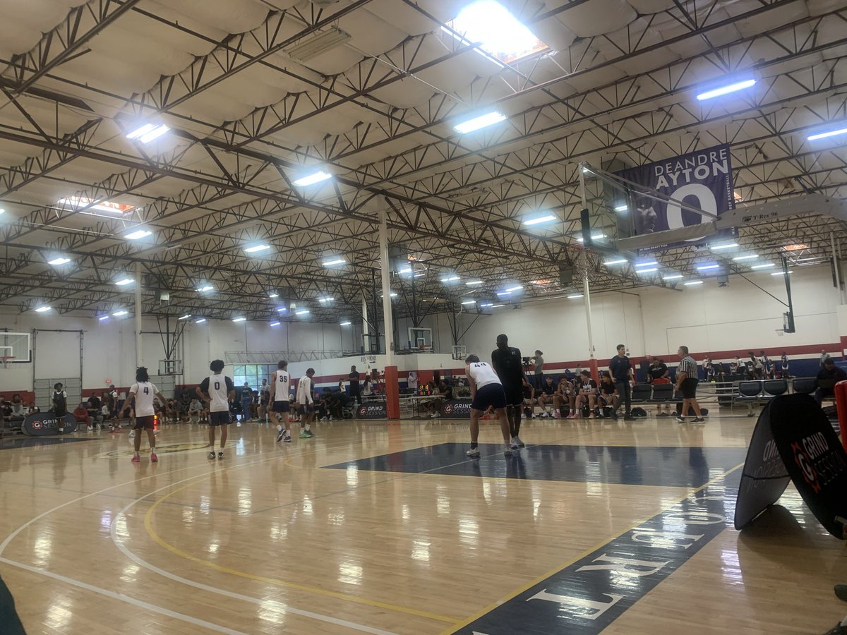 GreggRosenberg1's tweet photo. Here we go. Dillon Brooks Invitational. Perry vs @BellaVistaHoops EYBL and Sunrise Mountain vs Bradshaw Mountain. @PrepHoopsAZ @DelonBowenHoops @bball_oracle @jacob_seliga @theh00persclub @Nextup_AZ @Risingh00ps @jjmillyardaz https://t.co/eZ64rikWRP