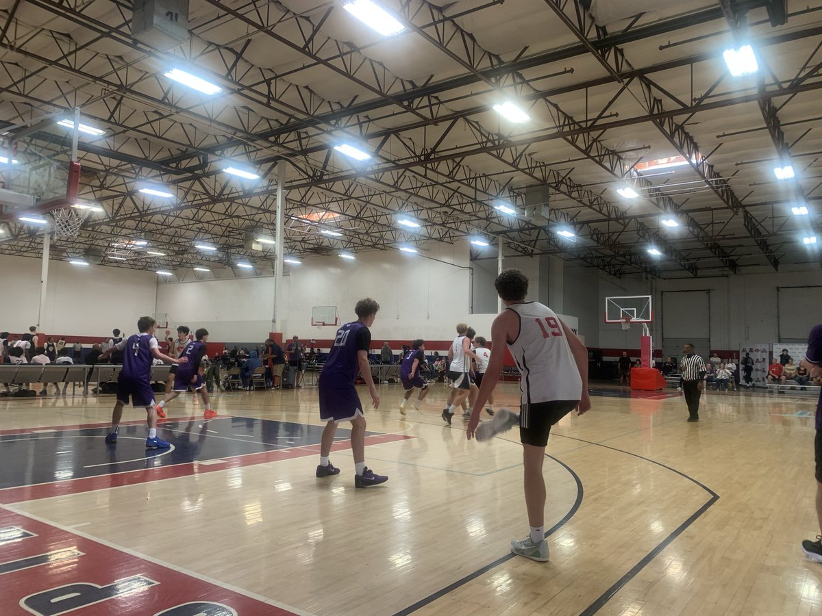GreggRosenberg1's tweet photo. Here we go. Dillon Brooks Invitational. Perry vs @BellaVistaHoops EYBL and Sunrise Mountain vs Bradshaw Mountain. @PrepHoopsAZ @DelonBowenHoops @bball_oracle @jacob_seliga @theh00persclub @Nextup_AZ @Risingh00ps @jjmillyardaz https://t.co/eZ64rikWRP