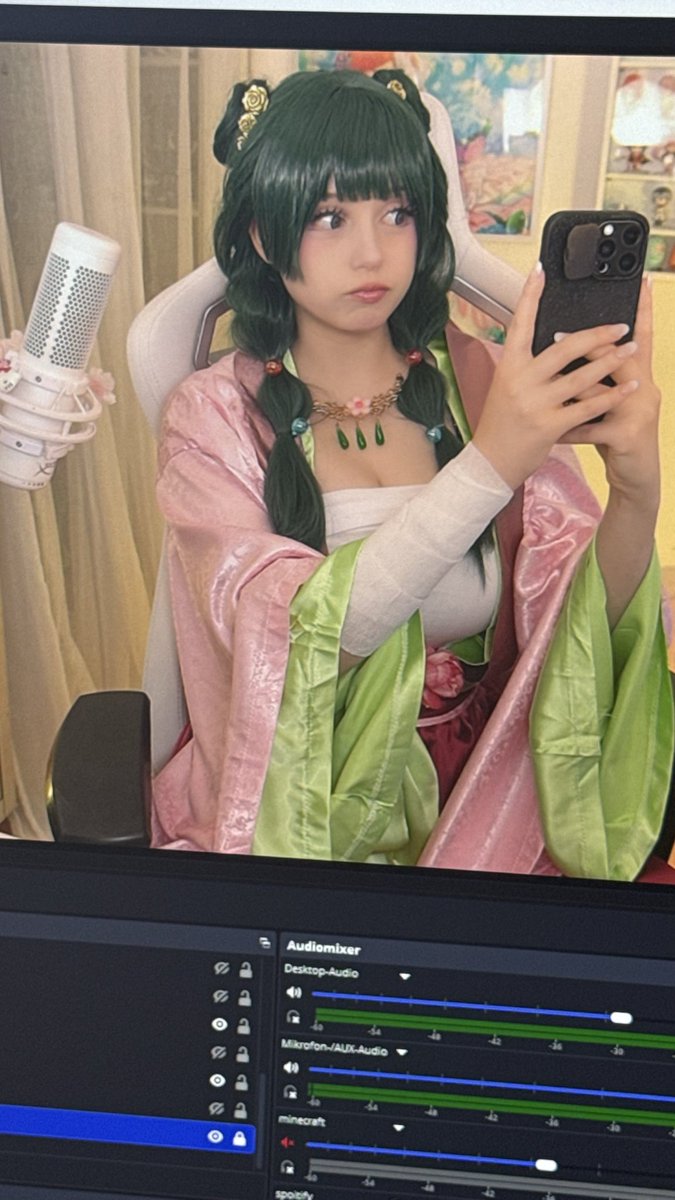 upminaa's tweet photo. Live nowww as Maomao!! 🫶🏻 
Lots of gaming and craft attack, let’s hang outttt 😊💗💗
https://t.co/uKEfiF7wZa https://t.co/tZEhV8V8id