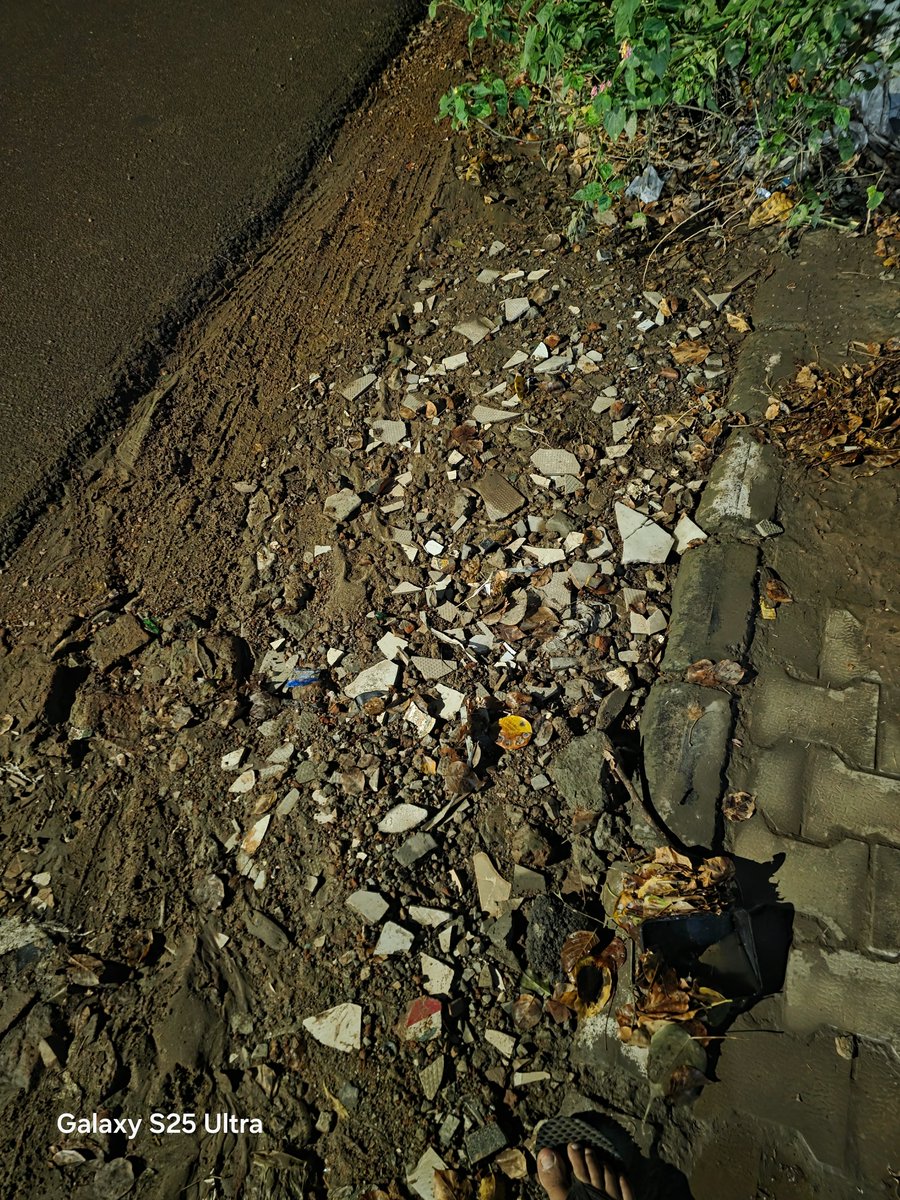 SatendraDeshmu1's tweet photo. @MunCorpGurugram Pls look for sushant lok 2 main Road sector 56 https://t.co/UvRQPwk2X6