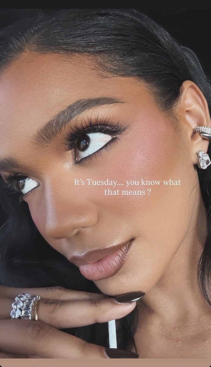 iwishyouflowers's tweet photo. day 6 of #25DaysOfMelanie

my favorite makeup looks 💄 https://t.co/yT5uAt6esO