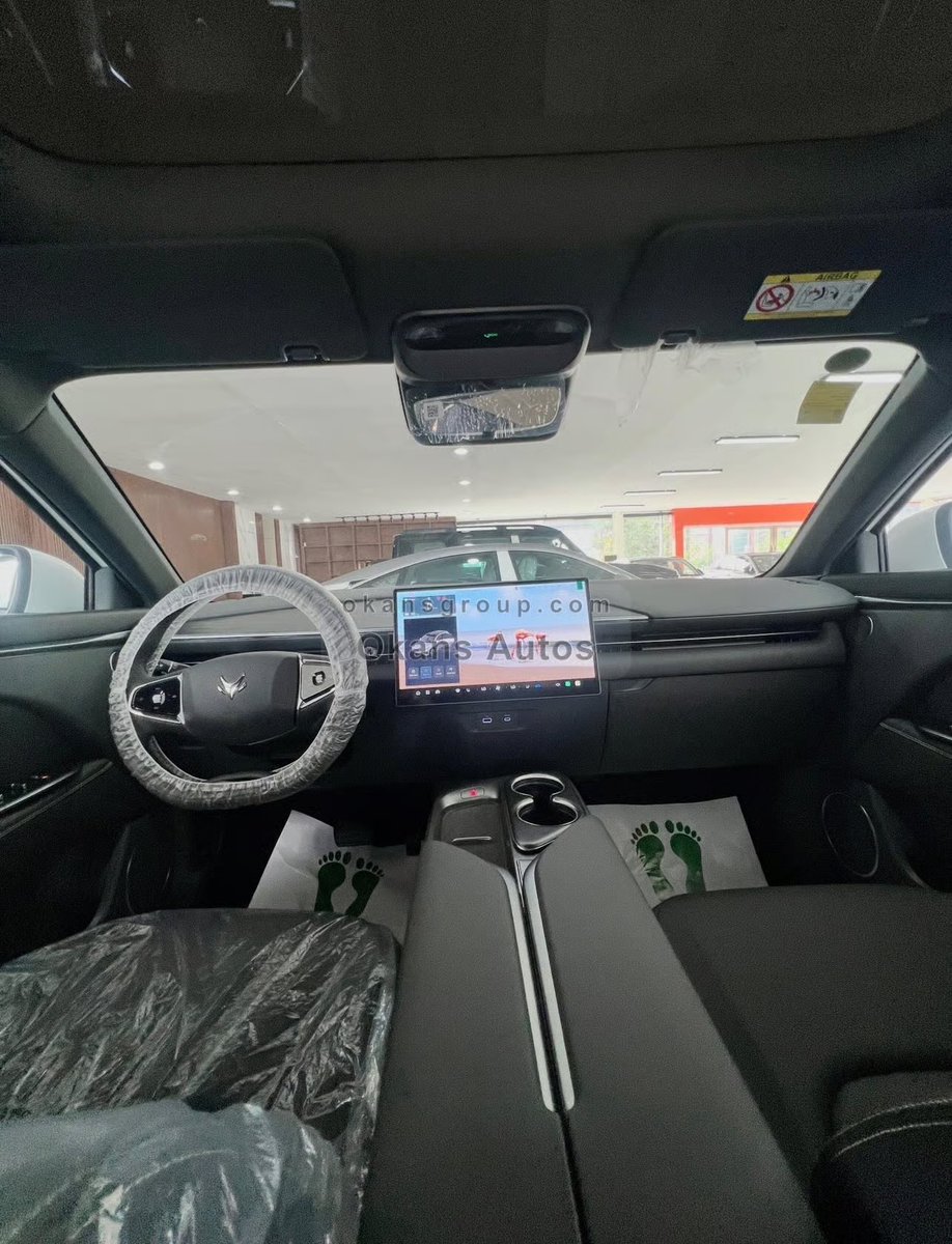 ogbestautos's tweet photo. Skip the fuel queues! ⚡ Brand New Arcfox Alpha T5 EV SUV. Zero emissions, massive smart screen, 0 mileage. The future is here at Okans Autos. 

PRICE : ₦66,000,000

📍Wuse 2 Abuja 
📞 0808888315 
🌐 https://t.co/oiKAXglBEh

#EVNigeria #okansautos #BRELIV #MCIIPS  #PremierLeague https://t.co/OrzwMeGOKC