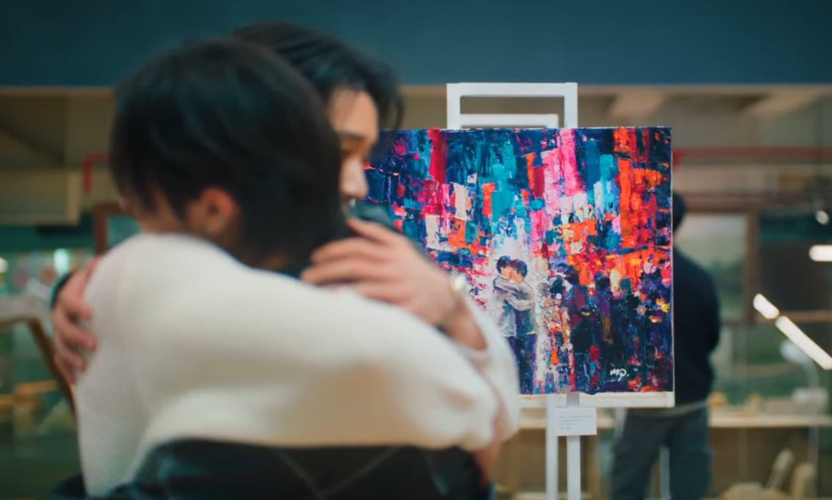 OIIIculture's tweet photo. Necesito hablar de esto y es que se noto como Moth necesito ese pequeño espacio entre ellos para darse cuenta cuanto quiere a dean y cuan importante es en su vida, hablemos tambien de la forma en la que dean lo respeto le dio el espacio que moth pidio aun cuando el se sintió triste y de lejos le hizo sentir que lo apoyaba incluso antes de la escena del bar dean ya habia aceptado sus sentimientos e iba a ir con todo por demostrarle a moth que podian estar juntos pero cuando este le pidio alejarse lo respeto y espero, mi parejita esta tan enamorada🫂🤍 dean estoy orgullosa de ti 

#YouManiacSeriesEP8