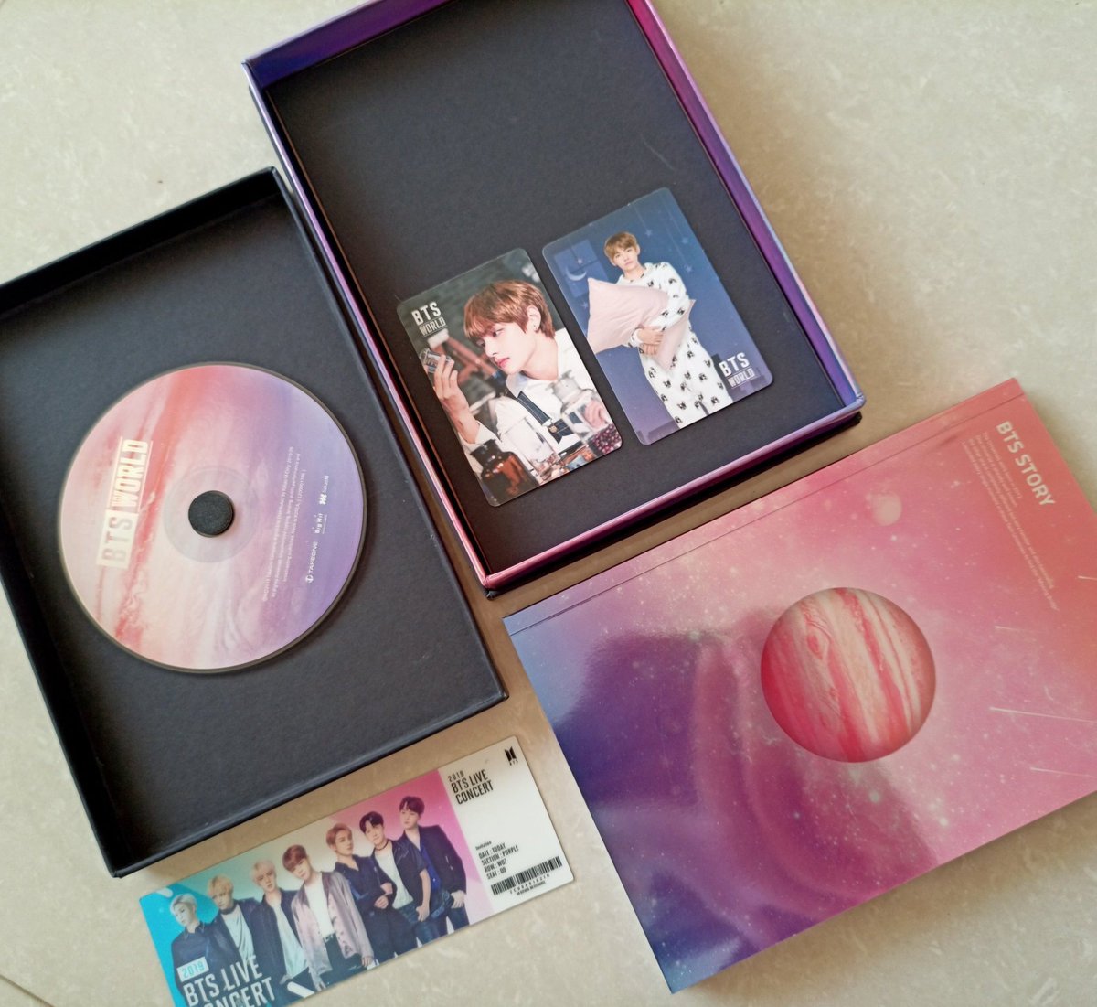 brattaex's tweet photo. and I own one of it #flex AHHHHH https://t.co/G0mkswTtuU