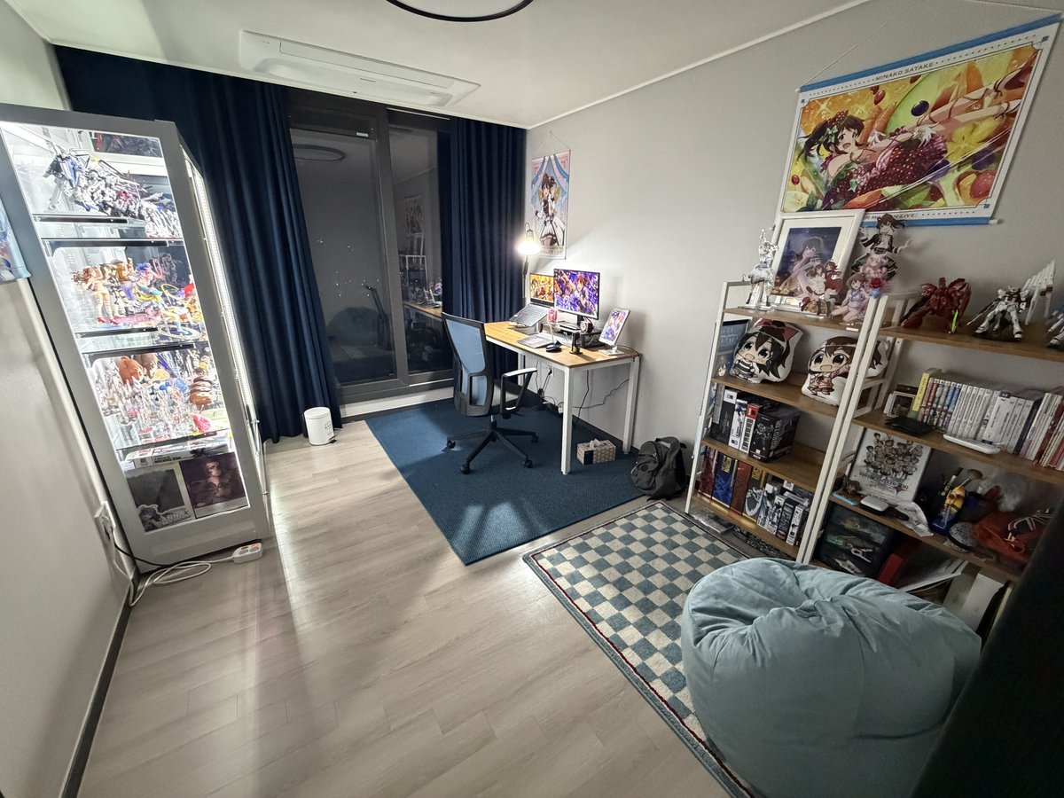 nyagu2887's tweet photo. 週末はだいたいこの部屋で過ごしています https://t.co/GzY02AKOuP