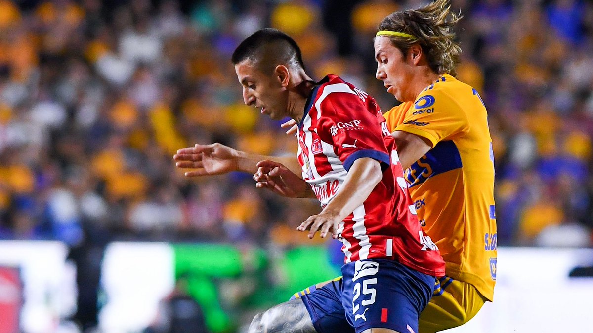 ChivasReview's tweet photo. Chivas lleva 3 putos partidos sin ganar y ahora enfrenta a Tigres, que viene de cogerse a Toluca. Con las carencias de esta plantilla y y Milito aferrado a sus pinches inventos tácticos, hoy no veo cómo chingados ganamos. Hoy se pierde o se empata, no hay para más. https://t.co/UfpIPx8Bkp