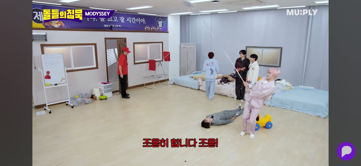 quuu_9898's tweet photo. 웃긴 애들이라서 타 채널에서도 예능 잘할 줄 알고 기대했는데 교관님과 티키타카도 재밌어서 좋았습니다!! 특히 숨은 모디세이 찾기에서 그 공간에서 엄청 꽁꽁 숨어서 넘 웃겼네요 저희 모디세이 다음 컴백 때도 또 불러 주세요 
#돌들의침묵_MODYSSEY https://t.co/TAUe31R2oU